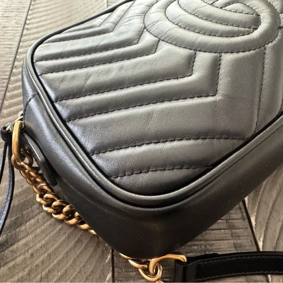 - Gorgeous. Gucci - Authentic Pre Loved Small GG Marmont Leather Crossbody. - Picture 12 of 15